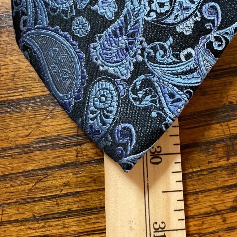 Venturi Uomo Italy Mens Silk Tie Blue‎ Black Paisley Hand Made Classic Necktie